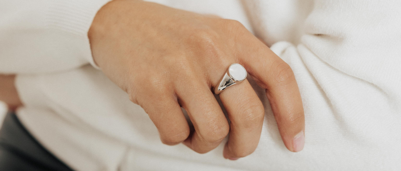 Roma Mother Of Pearl Signet Ring